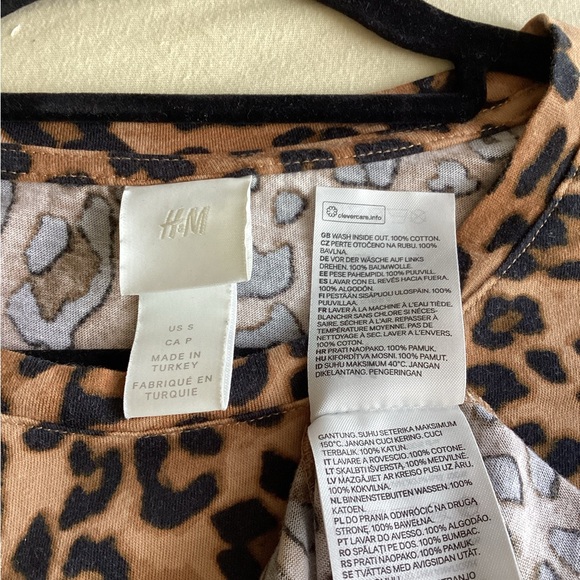 H&M Leopard Print T-Shirt - Picture 3 of 3